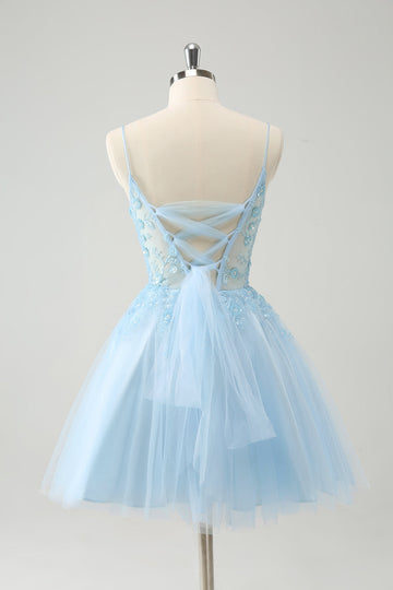 Lindo vestido de cóctel con corsé de cuentas línea A azul brillante y apliques
